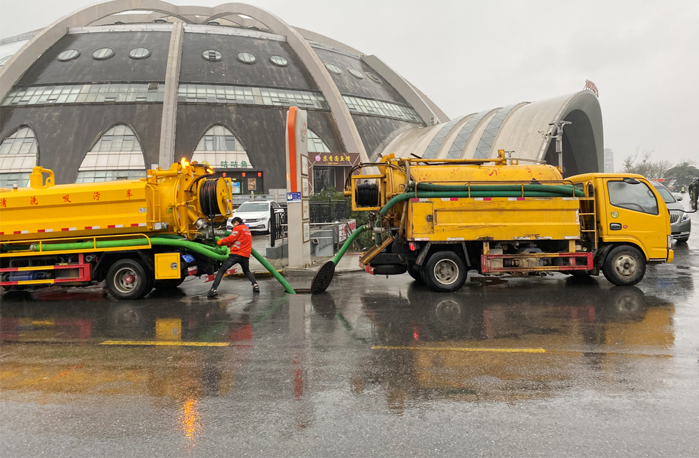 271高楼门商场管道清淤